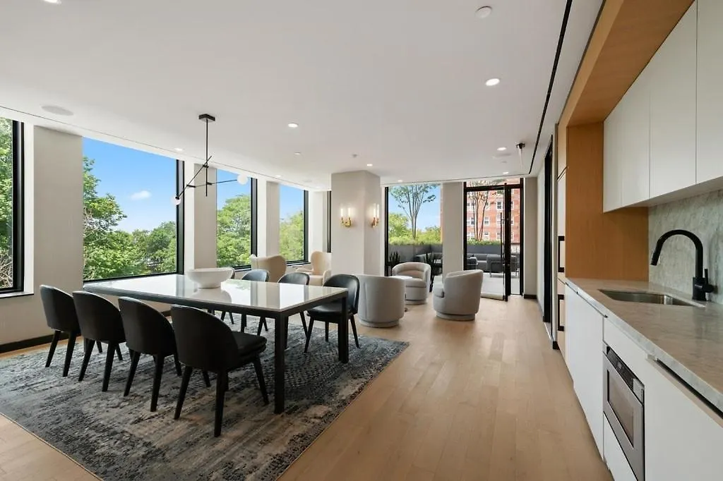 Sleek And Stylish Studio, Luxe Perks In Prime Spot ニューヨーク 米国
